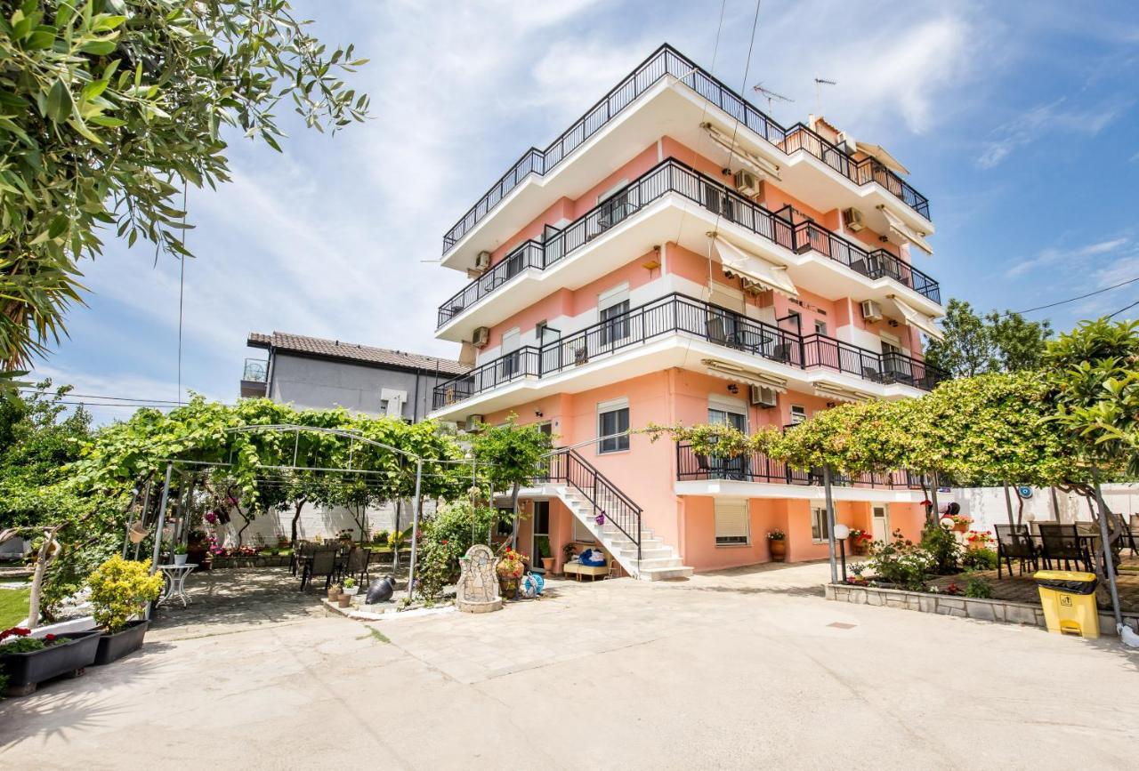 Ianos Apartments Potos Ngoại thất bức ảnh