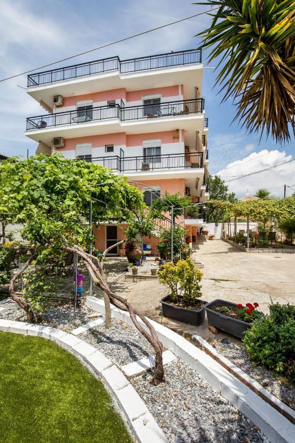 Ianos Apartments Potos Ngoại thất bức ảnh