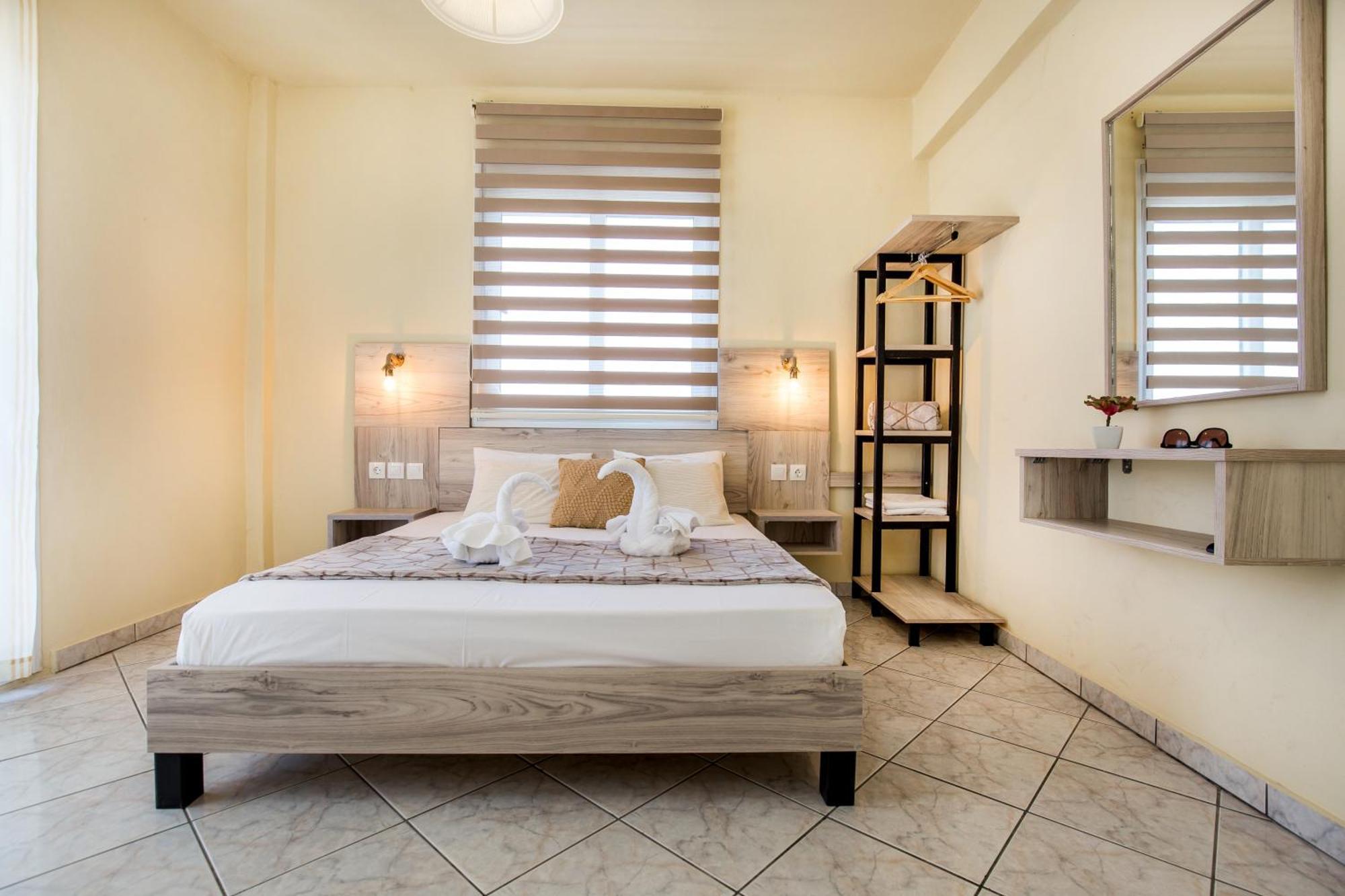 Ianos Apartments Potos Ngoại thất bức ảnh