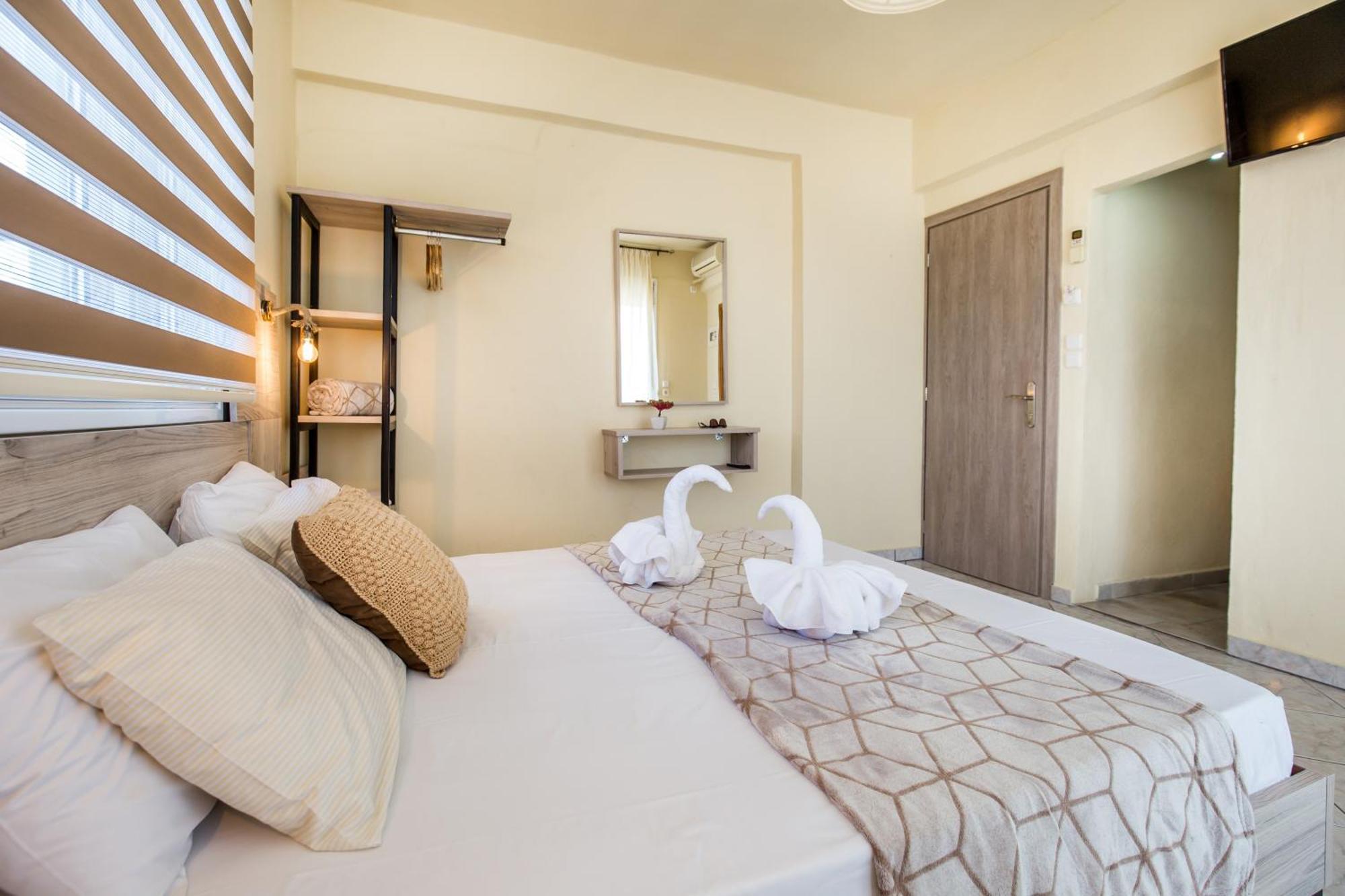 Ianos Apartments Potos Ngoại thất bức ảnh