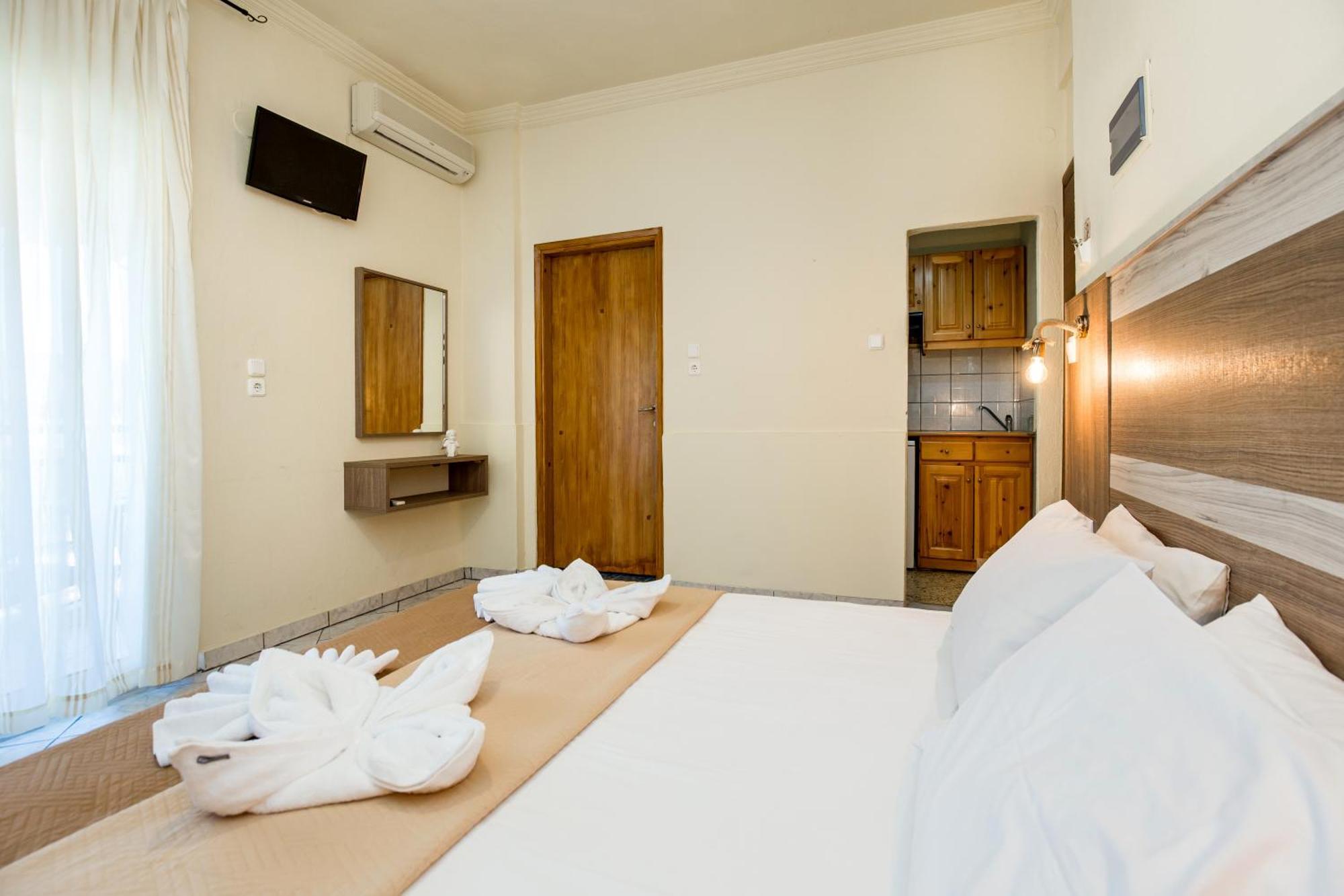 Ianos Apartments Potos Ngoại thất bức ảnh