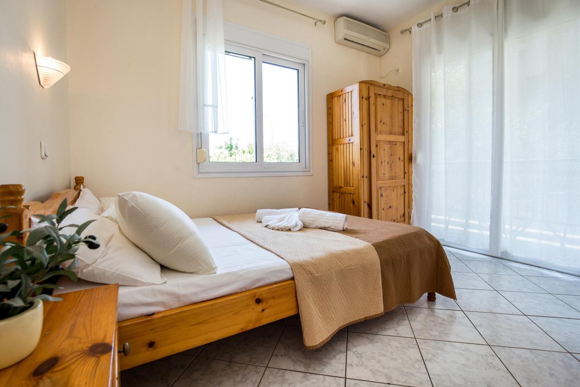 Ianos Apartments Potos Ngoại thất bức ảnh