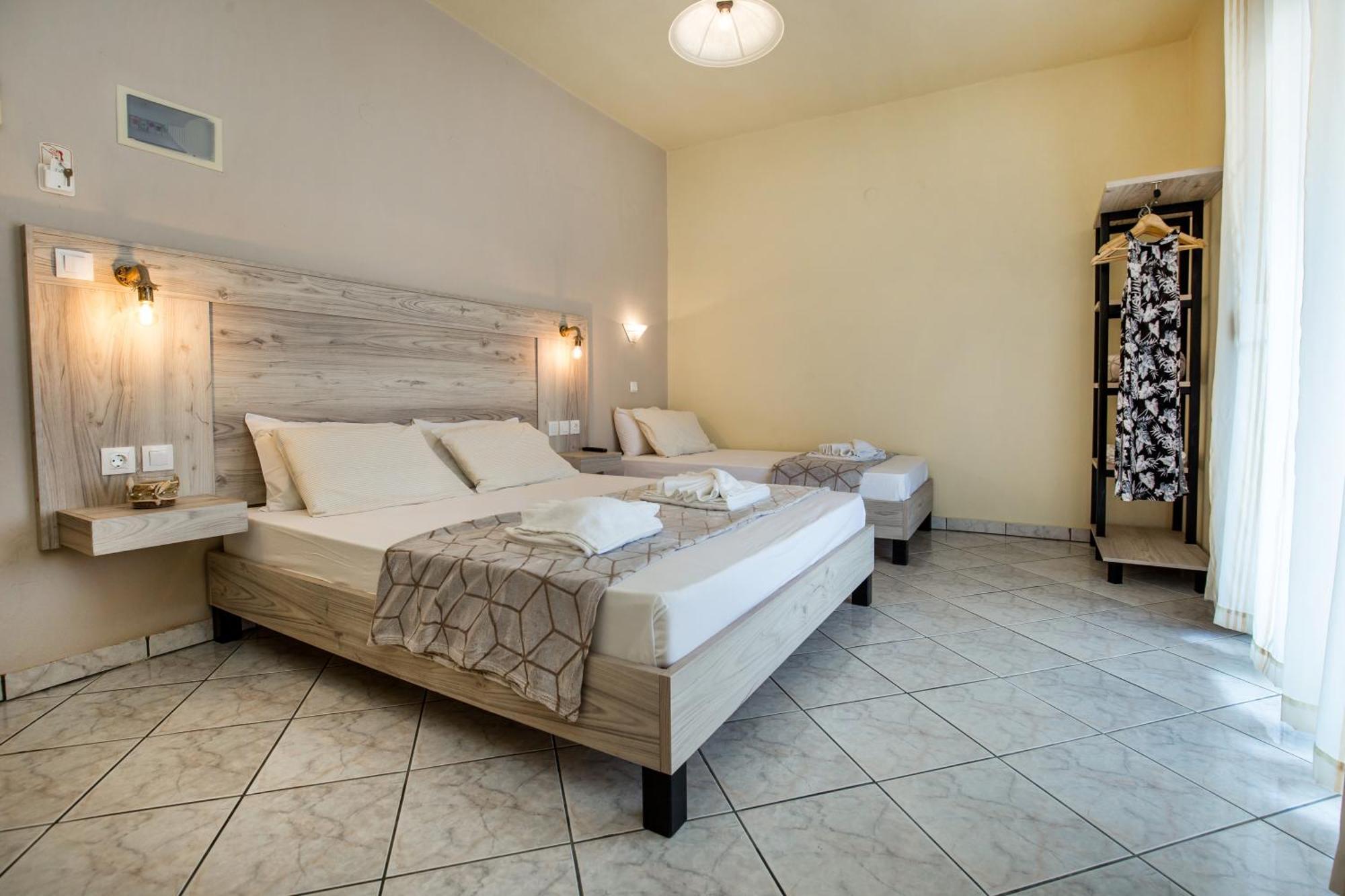 Ianos Apartments Potos Ngoại thất bức ảnh